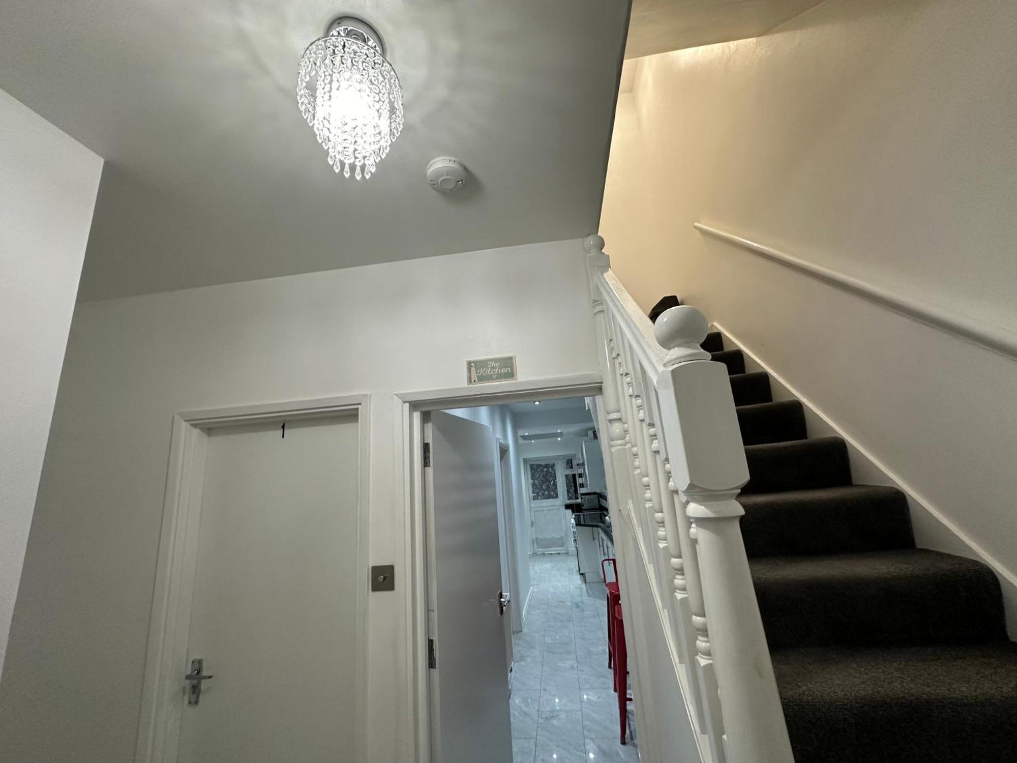 4Th Studio Flat With Private Own Bathroom A London Luxury Family Home Setup And Furnished With Double Bed Plus A Double Futon-Sofa Bed A Single Futon Bed A Baby Cot And Garden And Free Parking Exterior foto
