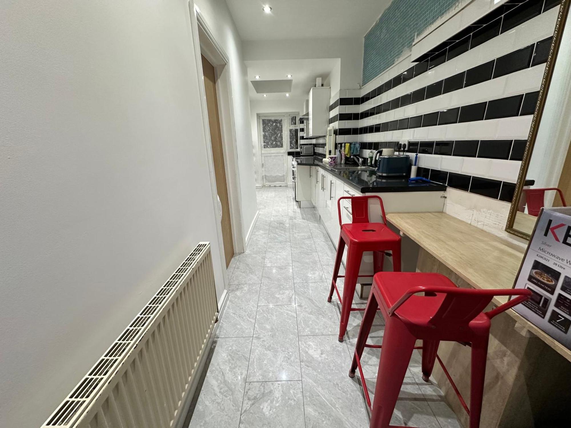 4Th Studio Flat With Private Own Bathroom A London Luxury Family Home Setup And Furnished With Double Bed Plus A Double Futon-Sofa Bed A Single Futon Bed A Baby Cot And Garden And Free Parking Exterior foto